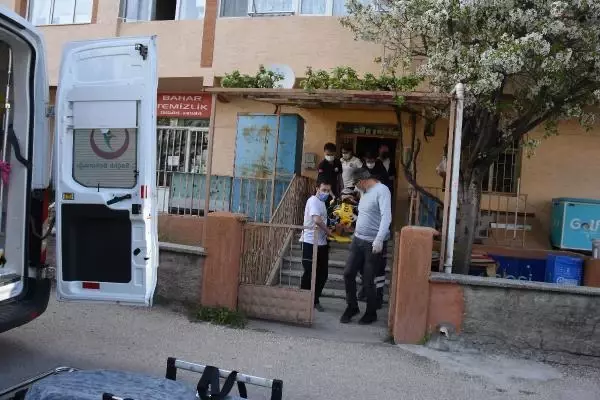 Yaşlı kadını kurtarmak için seferber oldular Yaşlı kadını kurtarmak için seferber oldular