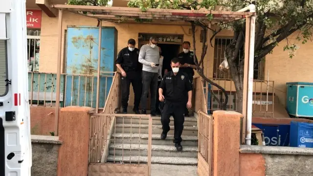Yaşlı kadının evine koçbaşıyla girildi Yaşlı kadının evine koçbaşıyla girildi