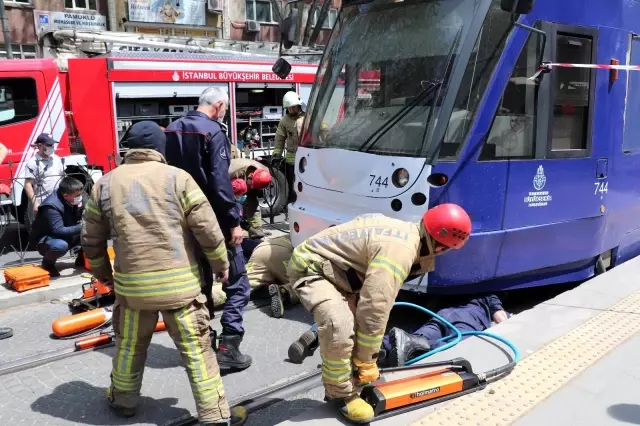 Yolun karşısına geçmek isterken tramvayın altında kaldı Yolun karşısına geçmek isterken tramvayın altında kaldı