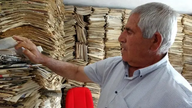 53 yıldır okuduğu gazeteleri arşivliyor 53 yıldır okuduğu gazeteleri arşivliyor