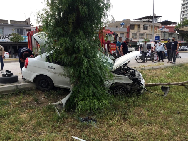 Adana'daki kazada karı koca yaralandı
