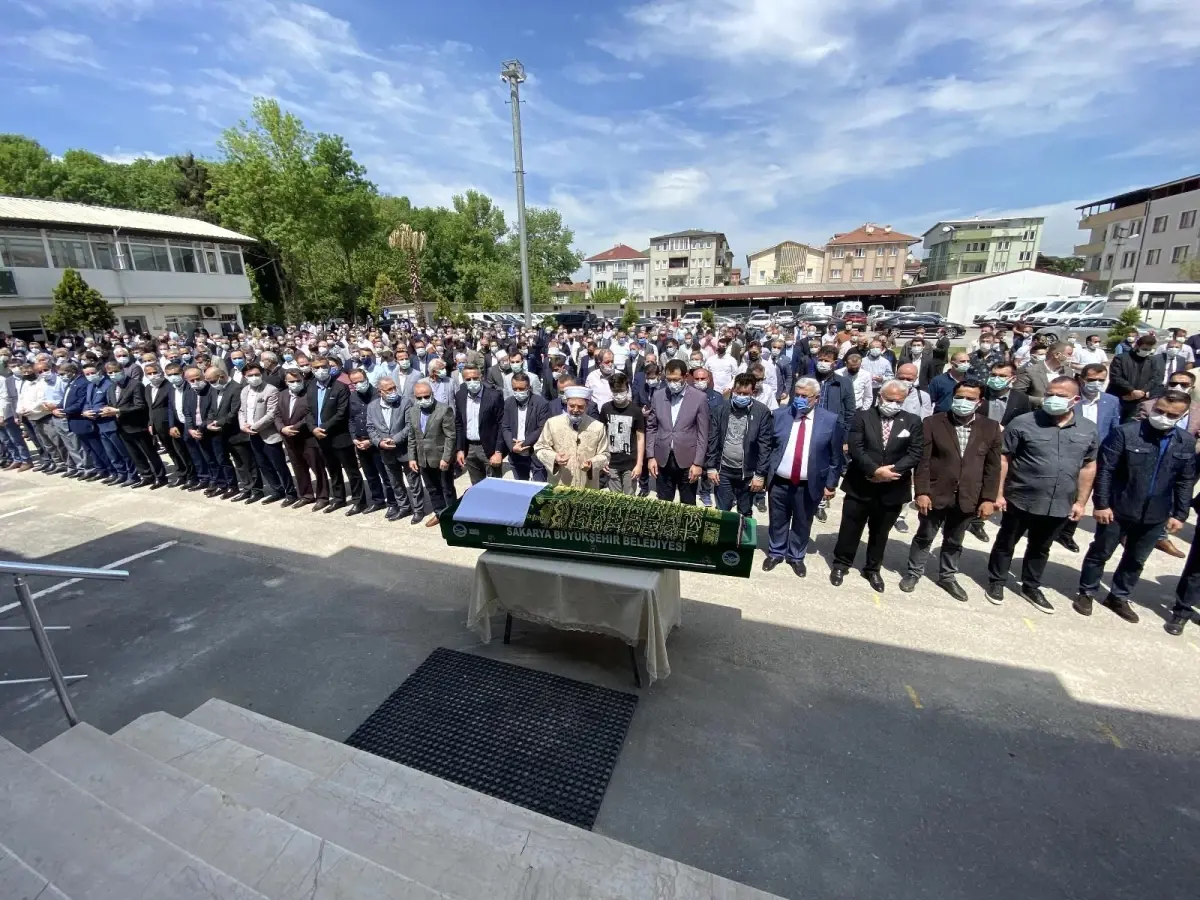 Adapazarı Belediye Başkanı Işıksu'nun babası son yolculuğuna uğurlandı