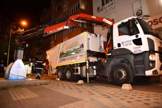 Altıeylül Belediyesi tam kapanmada 7/24 görevde Altıeylül Belediyesi tam kapanmada 7/24 görevde