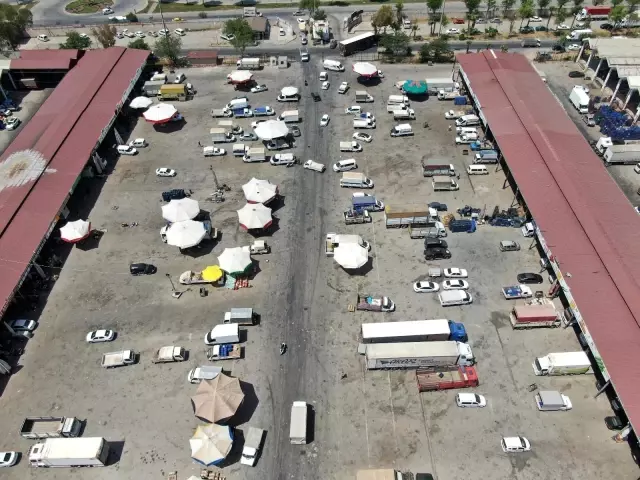 Antalya halinde semt pazarı hareketliliği başladı Antalya halinde semt pazarı hareketliliği başladı