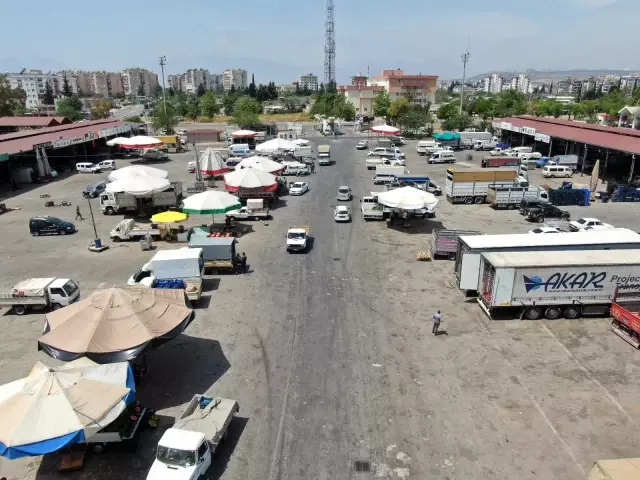 Antalya halinde semt pazarı hareketliliği başladı Antalya halinde semt pazarı hareketliliği başladı