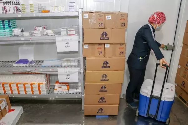 'AŞILANMA SÜRECİNDE İNSANİ HATA PAYI YOK' 'AŞILANMA SÜRECİNDE İNSANİ HATA PAYI YOK'