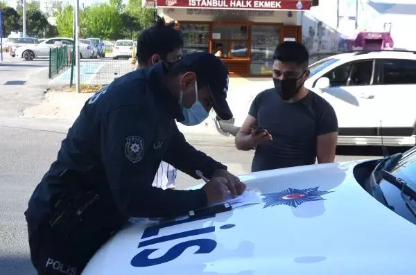 AVCILAR'DA OTOMOBİLLE GEZMEYE ÇIKAN SERVİS ŞOFÖRÜNE CEZA AVCILAR'DA OTOMOBİLLE GEZMEYE ÇIKAN SERVİS ŞOFÖRÜNE CEZA