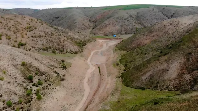 Kırıkkale'de aylık 12 milyon litre kapasiteli doğal kaynak suyu bulundu: Aylık 518 bin lira kazandıracak Kırıkkale'de aylık 12 milyon litre kapasiteli doğal kaynak suyu bulundu: Aylık 518 bin lira kazandıracak