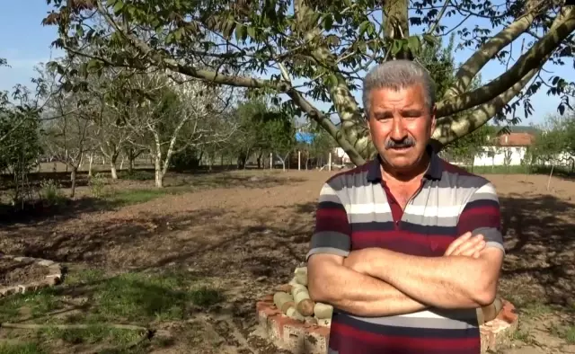 Balıkesir'de çapasını küreğini alan çiftçi tarlasına koştu Balıkesir'de çapasını küreğini alan çiftçi tarlasına koştu
