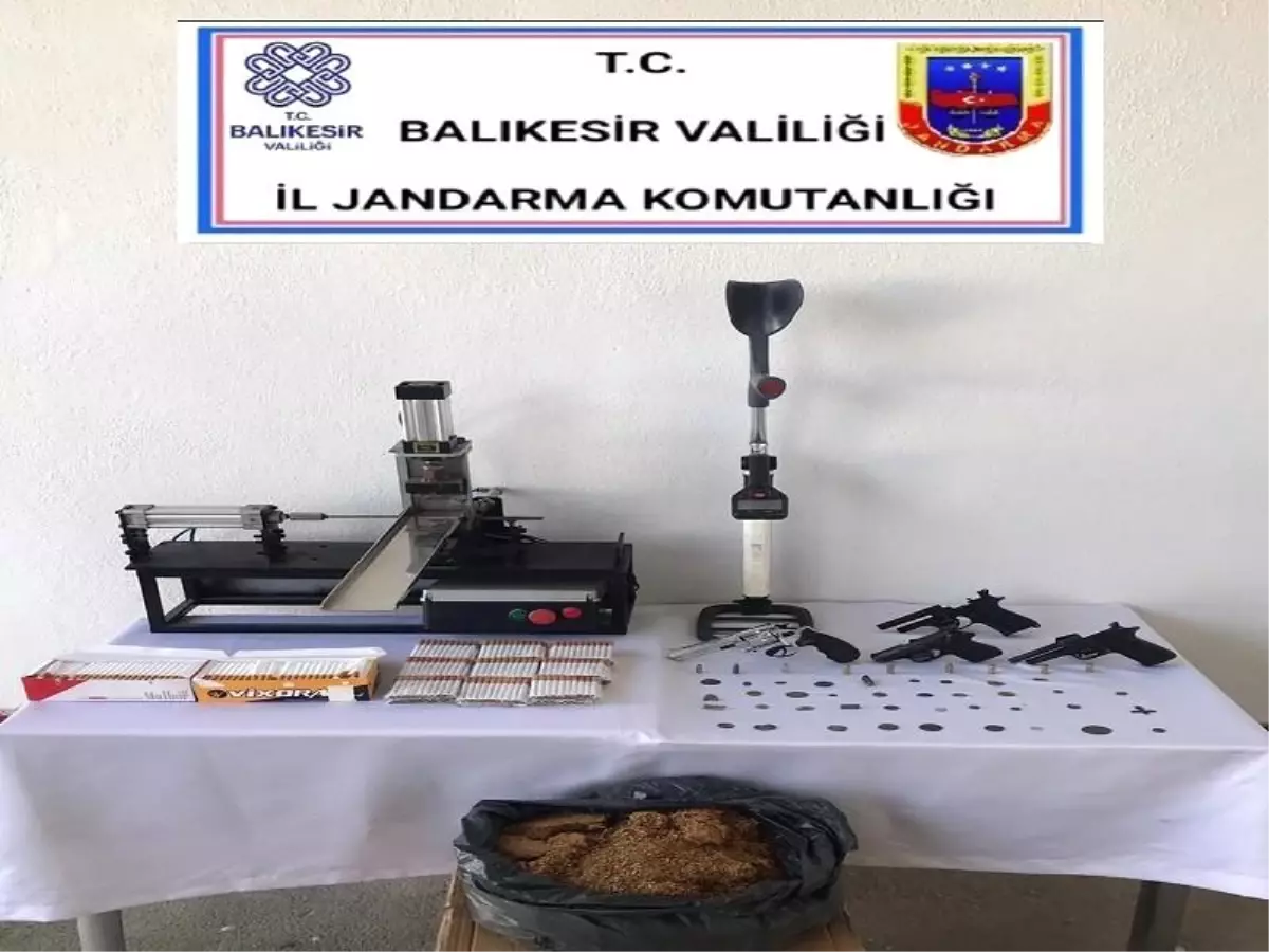Balıkesir'de jandarmadan kaçak tütün ve tarihi eser operasyonu