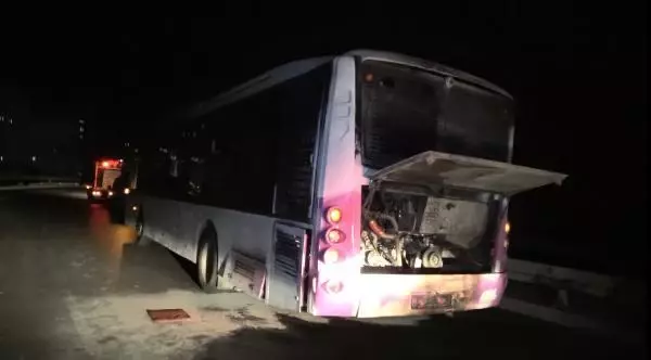 İSTANBUL-BAŞAKŞEHİR'DE OTOBÜSTE YANGIN İSTANBUL-BAŞAKŞEHİR'DE OTOBÜSTE YANGIN