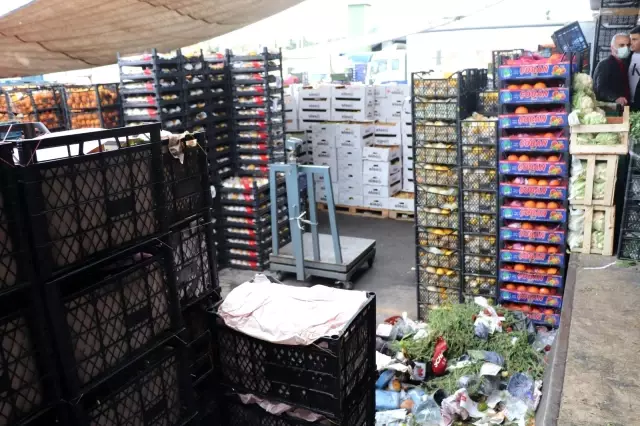(İSTANBUL - Özel) Bayrampaşa sebze ve meyve halinde esnaf dertli (İSTANBUL - Özel) Bayrampaşa sebze ve meyve halinde esnaf dertli