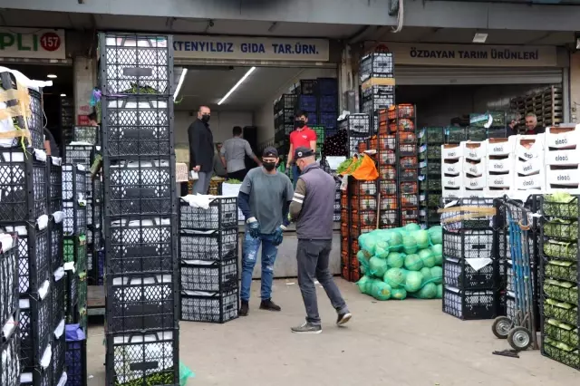 (İSTANBUL - Özel) Bayrampaşa sebze ve meyve halinde esnaf dertli (İSTANBUL - Özel) Bayrampaşa sebze ve meyve halinde esnaf dertli