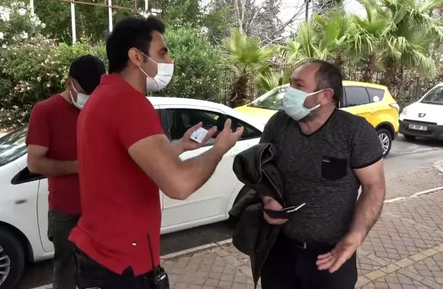 Belgesiz yakalandı, 'Ceza kesemezsiniz' deyip polisi çileden çıkardı Belgesiz yakalandı, 'Ceza kesemezsiniz' deyip polisi çileden çıkardı