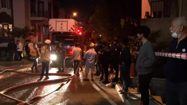 Son dakika 3. sayfa: Beyoğlu'nda gecekonduda çıkan yangın geceyi aydınlattı Son dakika 3. sayfa: Beyoğlu'nda gecekonduda çıkan yangın geceyi aydınlattı