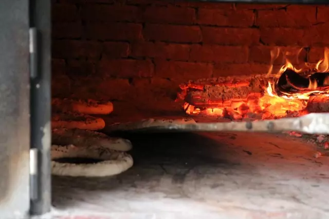 Bir hamleyle köyü dijital AVM'ye çevirdiler! Kooperatif kuran kadınlar, yöresel ürünlerini tüm Türkiye'ye satıyor Bir hamleyle köyü dijital AVM'ye çevirdiler! Kooperatif kuran kadınlar, yöresel ürünlerini tüm Türkiye'ye satıyor