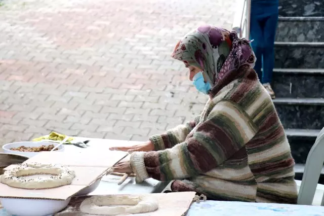 Bir hamleyle köyü dijital AVM'ye çevirdiler! Kooperatif kuran kadınlar, yöresel ürünlerini tüm Türkiye'ye satıyor Bir hamleyle köyü dijital AVM'ye çevirdiler! Kooperatif kuran kadınlar, yöresel ürünlerini tüm Türkiye'ye satıyor