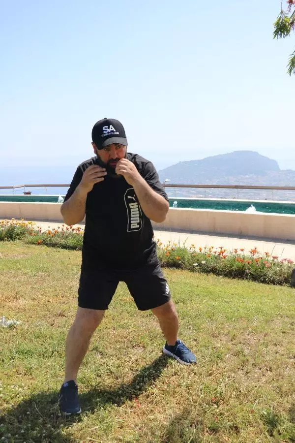 SPOR Boksör Serdar Avcı, dünya şampiyonluğu maçına hazırlanıyor SPOR Boksör Serdar Avcı, dünya şampiyonluğu maçına hazırlanıyor