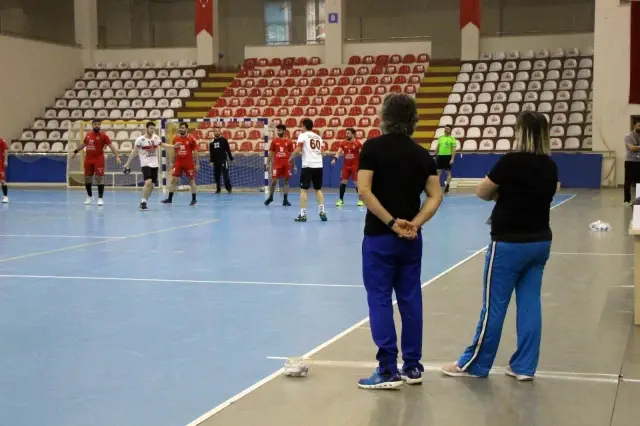 Bu takımı karı-koca çalıştırıyor Bu takımı karı-koca çalıştırıyor