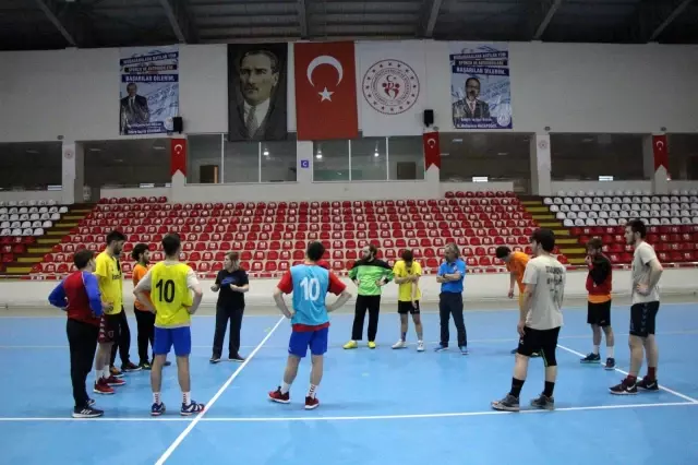 Bu takımı karı-koca çalıştırıyor Bu takımı karı-koca çalıştırıyor