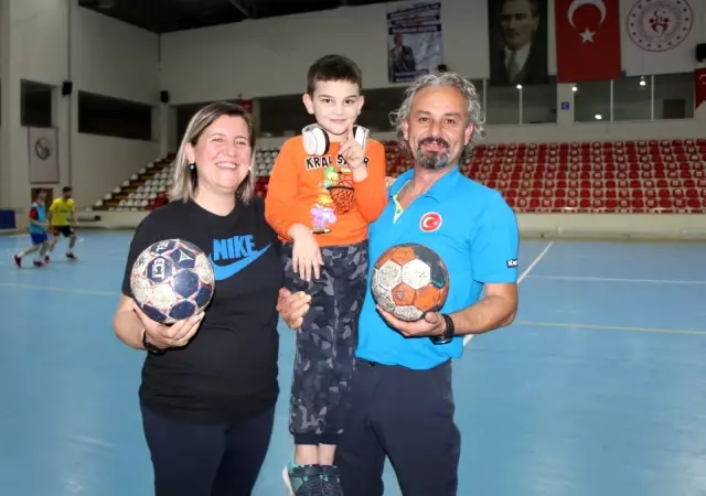Bu takımı karı-koca çalıştırıyor Bu takımı karı-koca çalıştırıyor
