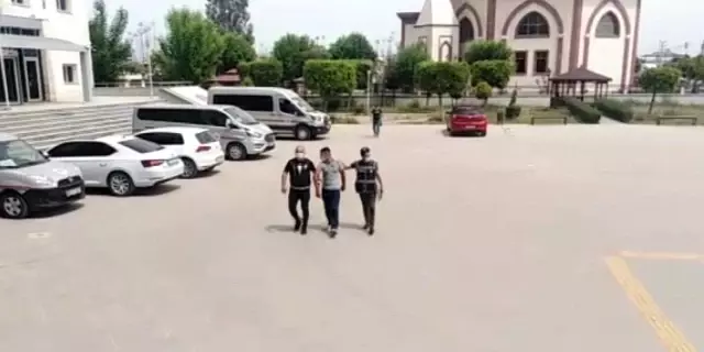 Çantasını gasp eden kapkaççıyı dakikalarda böyle kovaladı Çantasını gasp eden kapkaççıyı dakikalarda böyle kovaladı