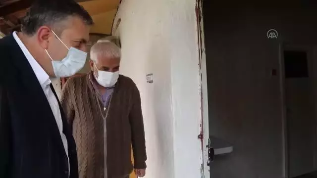 Çubuk'ta bedensel engelli gencin tekerlekli sandalye isteği yerine getirildi Çubuk'ta bedensel engelli gencin tekerlekli sandalye isteği yerine getirildi