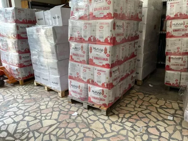 Diyarbakır'da bin 100 aileye yardım kolisi Diyarbakır'da bin 100 aileye yardım kolisi