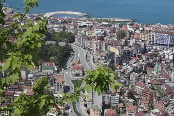 Doğu ve Orta Karadeniz'de vaka sayıları düşüşte Doğu ve Orta Karadeniz'de vaka sayıları düşüşte