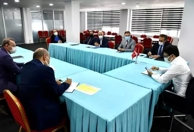 Edremit'te eğitim ve spor yatırımları masaya yatırıldı Edremit'te eğitim ve spor yatırımları masaya yatırıldı