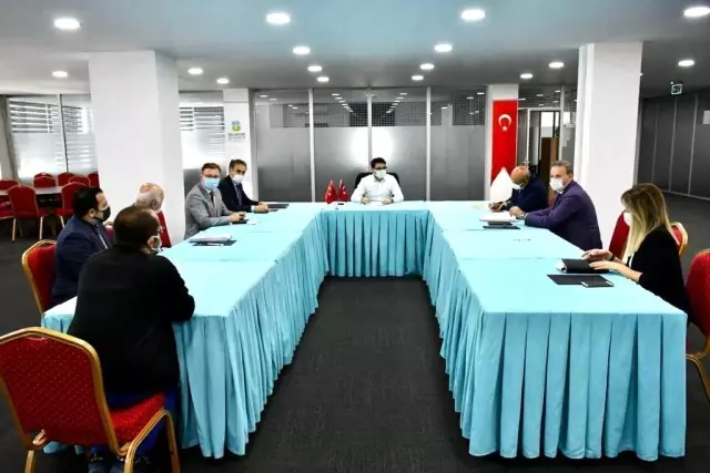Edremit'te eğitim ve spor yatırımları masaya yatırıldı Edremit'te eğitim ve spor yatırımları masaya yatırıldı