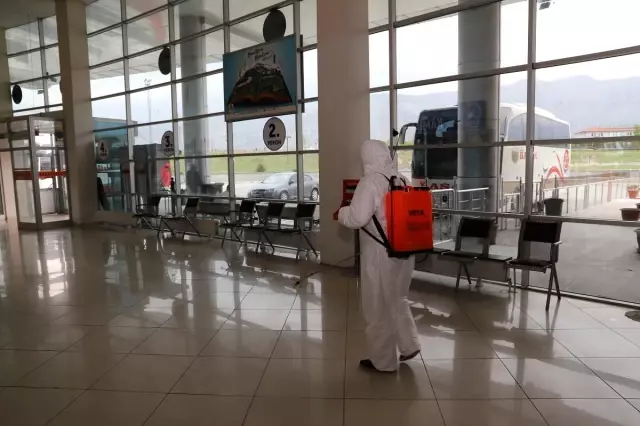 Erzincan'da camiler ve terminal dezenfekte edildi Erzincan'da camiler ve terminal dezenfekte edildi