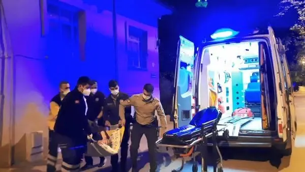 Son dakika haberi... Evinde baygın halde bulunan şeker hastası kadını polis kurtardı Son dakika haberi... Evinde baygın halde bulunan şeker hastası kadını polis kurtardı