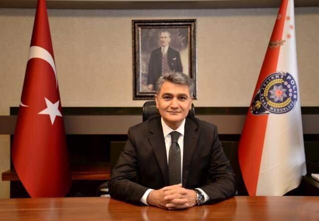 Gaziantep Emniyet Müdürü Cengiz Zeybek, cami provokasyonu sonrasında emekliliğini istedi Gaziantep Emniyet Müdürü Cengiz Zeybek, cami provokasyonu sonrasında emekliliğini istedi