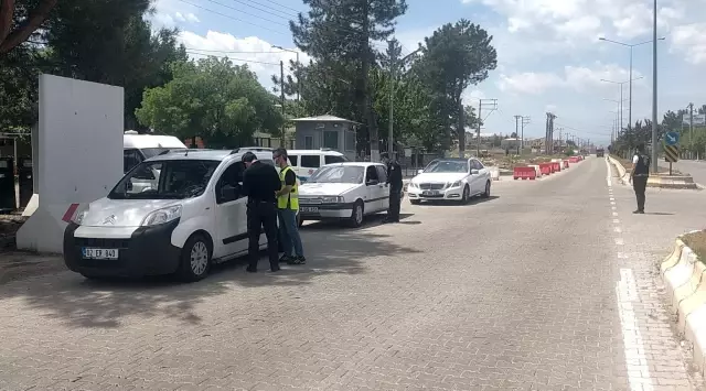 Gölbaşı ilçesinde polis ekipleri denetimleri sıklaştırdı Gölbaşı ilçesinde polis ekipleri denetimleri sıklaştırdı