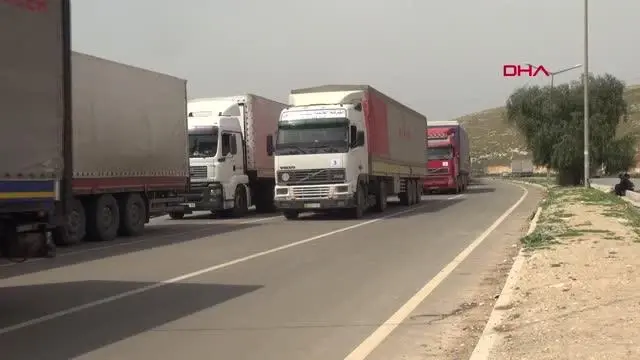HATAY BM'DEN İDLİB'E 79 TIR İNSANİ YARDIM HATAY BM'DEN İDLİB'E 79 TIR İNSANİ YARDIM