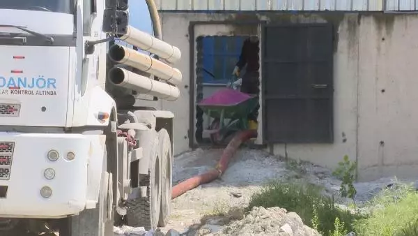Her gün farklı renkte akan Haramidere'nin sırrı çözüldü Her gün farklı renkte akan Haramidere'nin sırrı çözüldü