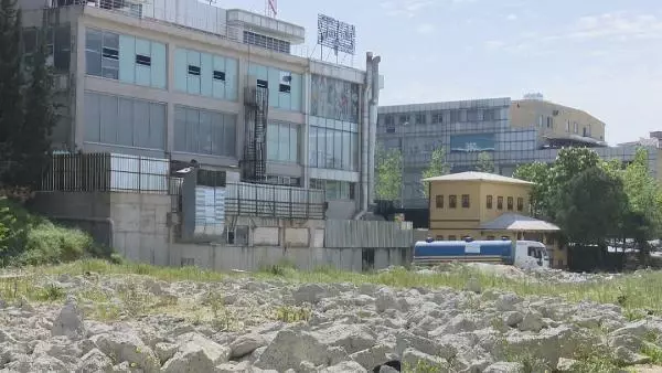 Her gün farklı renkte akan Haramidere'nin sırrı çözüldü Her gün farklı renkte akan Haramidere'nin sırrı çözüldü