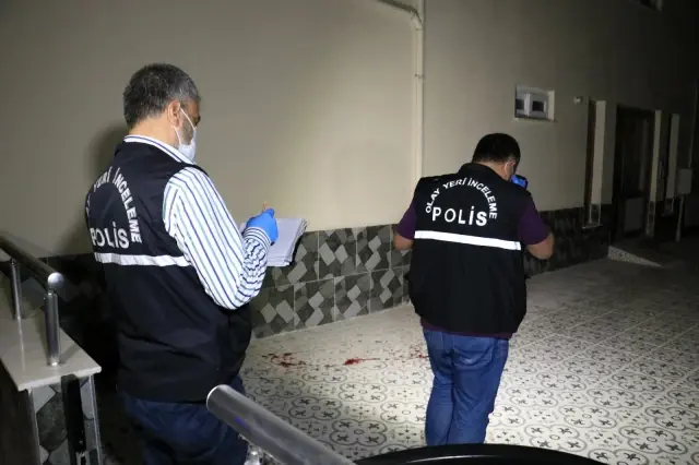 Hırsızlık şüphelisi iki kardeş bıçaklandı Hırsızlık şüphelisi iki kardeş bıçaklandı
