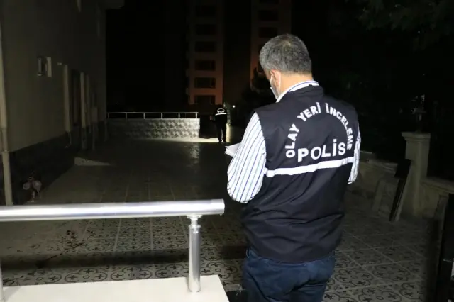 Hırsızlık şüphelisi iki kardeş bıçaklandı Hırsızlık şüphelisi iki kardeş bıçaklandı