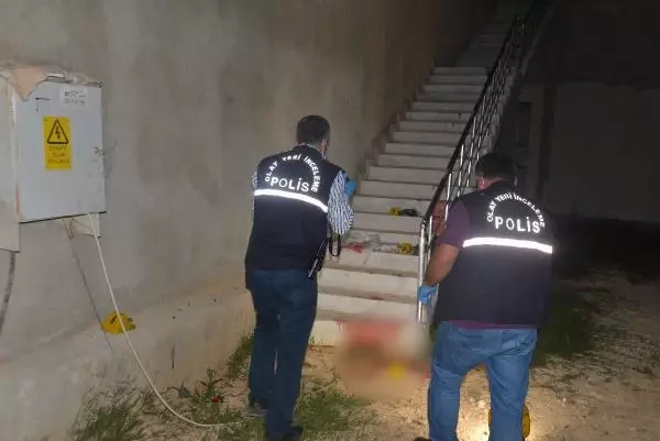 Hırsızlık şüphelisi iki kardeş, bıçaklı saldırıda yaralandı Hırsızlık şüphelisi iki kardeş, bıçaklı saldırıda yaralandı
