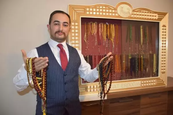 HOBİ OLARAK BAŞLADI, 900 BİN TL DEĞERİNDE TESPİH KOLEKSİYONUNA SAHİP OLDU HOBİ OLARAK BAŞLADI, 900 BİN TL DEĞERİNDE TESPİH KOLEKSİYONUNA SAHİP OLDU