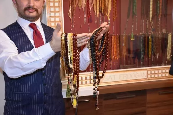 HOBİ OLARAK BAŞLADI, 900 BİN TL DEĞERİNDE TESPİH KOLEKSİYONUNA SAHİP OLDU HOBİ OLARAK BAŞLADI, 900 BİN TL DEĞERİNDE TESPİH KOLEKSİYONUNA SAHİP OLDU