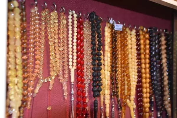 HOBİ OLARAK BAŞLADI, 900 BİN TL DEĞERİNDE TESPİH KOLEKSİYONUNA SAHİP OLDU HOBİ OLARAK BAŞLADI, 900 BİN TL DEĞERİNDE TESPİH KOLEKSİYONUNA SAHİP OLDU