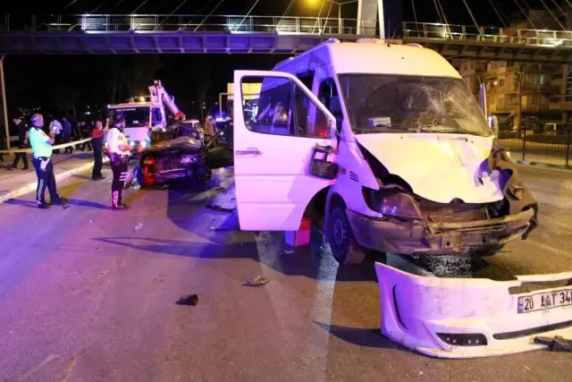 Hurda yığınına dönen otomobil ağır yaralı çıkan genç sürücü hayatını kaybetti Hurda yığınına dönen otomobil ağır yaralı çıkan genç sürücü hayatını kaybetti