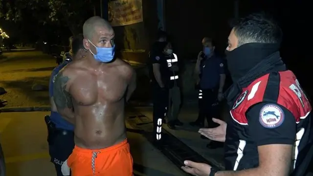 Kadın polise ahlaksız teklifte bulunan turist, bu kez de maske takmadığı için gözaltına alındı Kadın polise ahlaksız teklifte bulunan turist, bu kez de maske takmadığı için gözaltına alındı