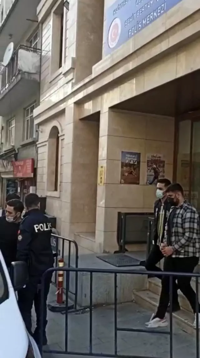 Kağıthane'de pompalıyla başından vurulan genç hayatını kaybetti Kağıthane'de pompalıyla başından vurulan genç hayatını kaybetti