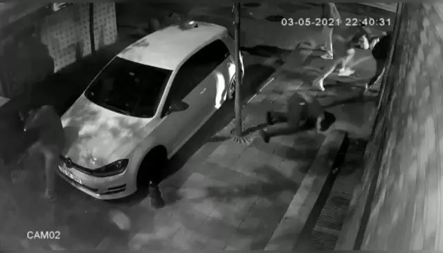 Kağıthane'de pompalıyla başından vurulan genç hayatını kaybetti Kağıthane'de pompalıyla başından vurulan genç hayatını kaybetti