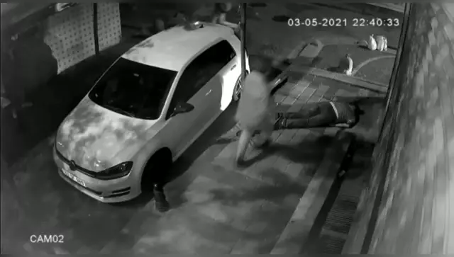 Kağıthane'de pompalıyla başından vurulan genç hayatını kaybetti Kağıthane'de pompalıyla başından vurulan genç hayatını kaybetti