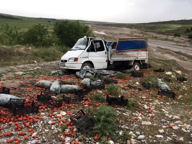 Kahta'da sebze yüklü kamyonet takla attı: 2 yaralı Kahta'da sebze yüklü kamyonet takla attı: 2 yaralı